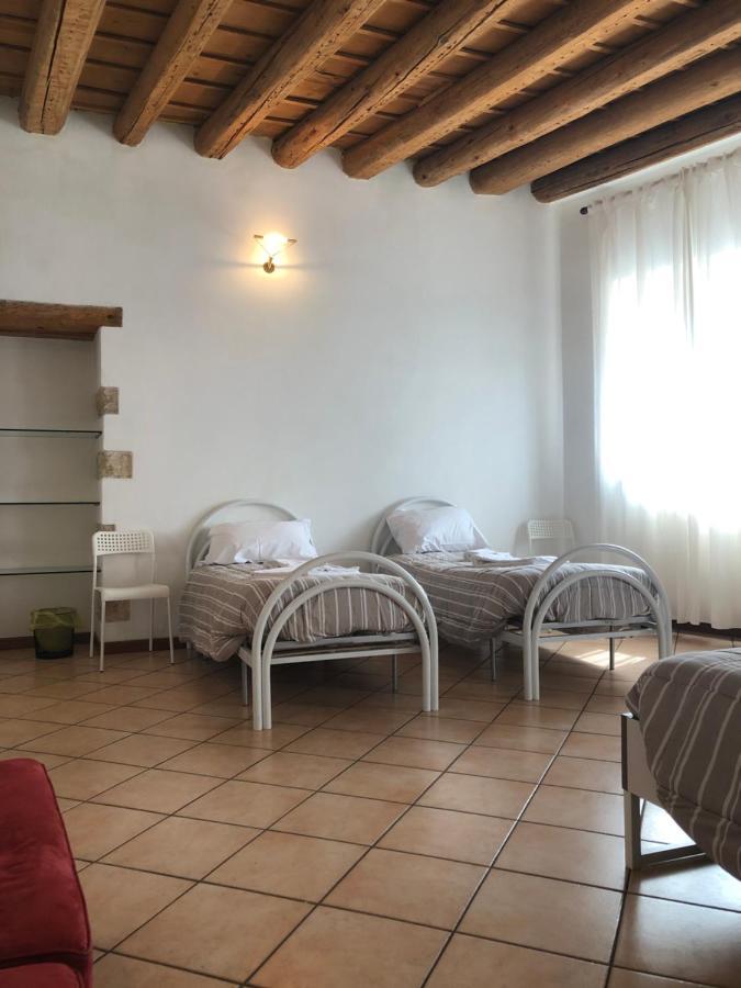 Ai Leoni Otel Verona Dış mekan fotoğraf